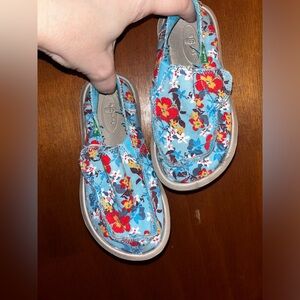 Sanuk Sidewalk Surfers Lil’ Donna Aloha NWOT